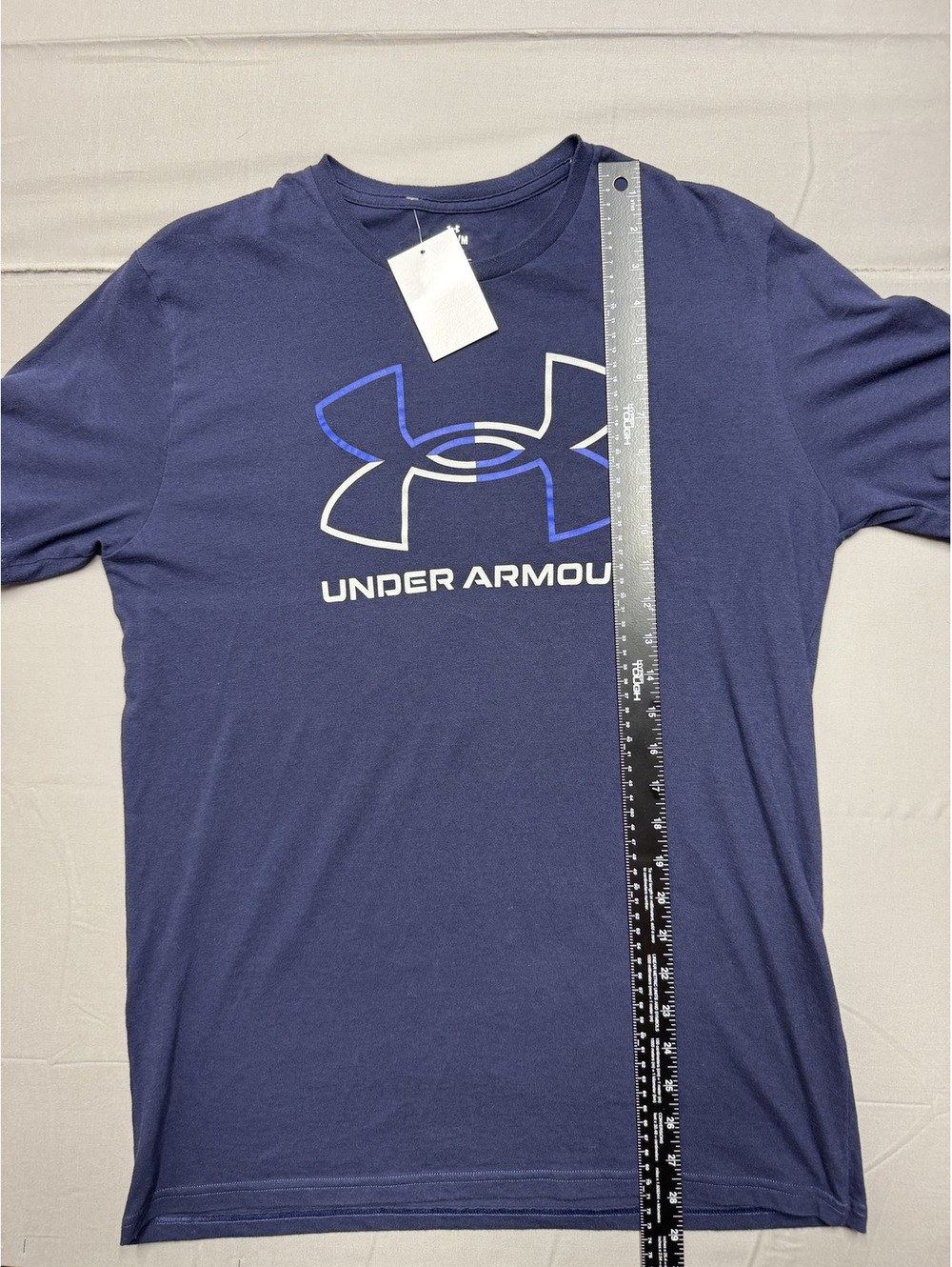 Under Armour Men's Loose Fit Navy Blue T-Shirt Size M Casual